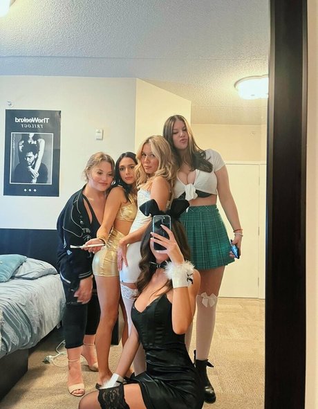 Alana Z pornstar adult pics