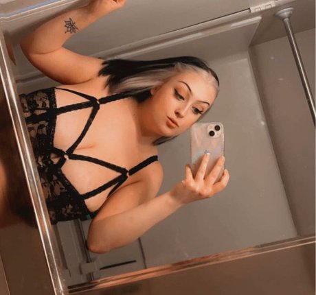 Destinee C art model image