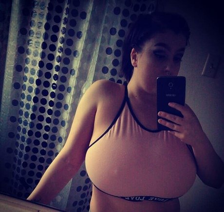 Destinee C star porn pictures