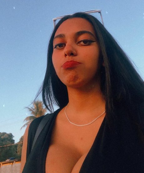 Mayellen beautiful model image