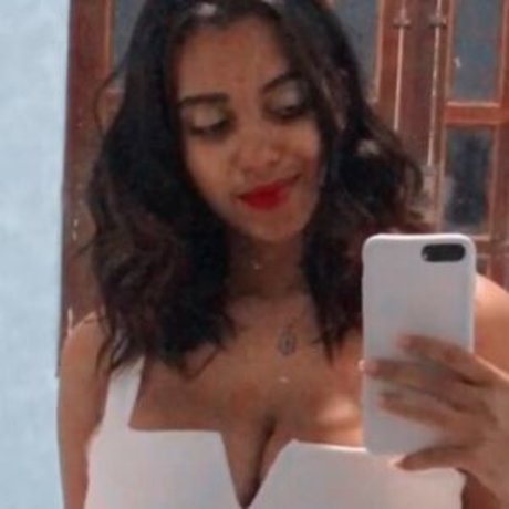 Mayellen nude model pic