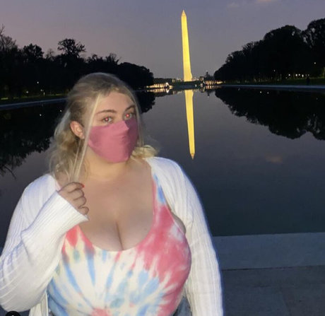 leather leggings onlyfans naked pic