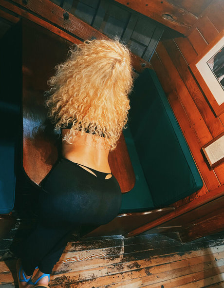 lilysvibe pornstar adult gallery