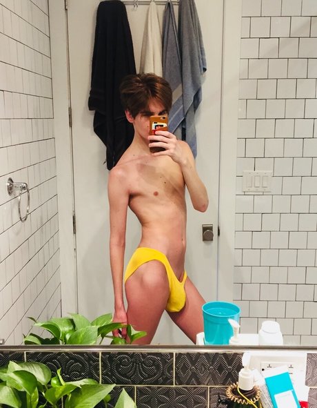 hunnydewboy art actress gallery