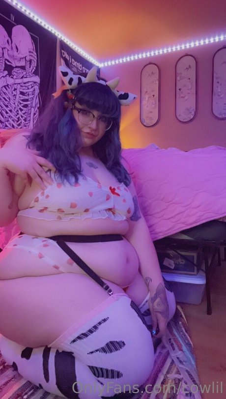 cowlil model sexy pic