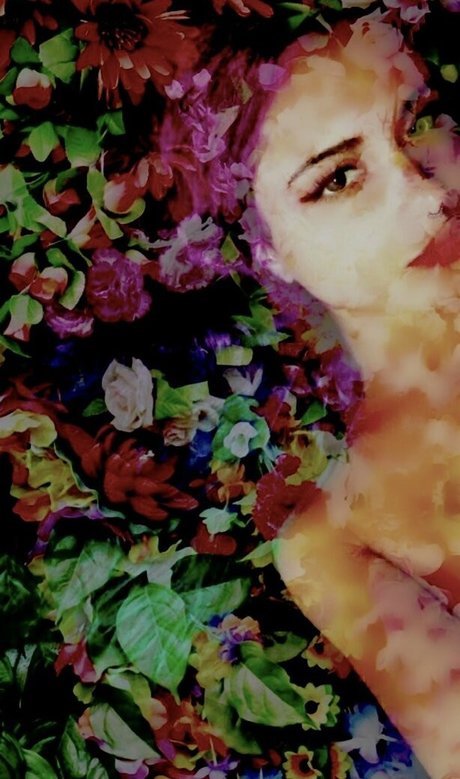 galacticgypsy28 model top pic