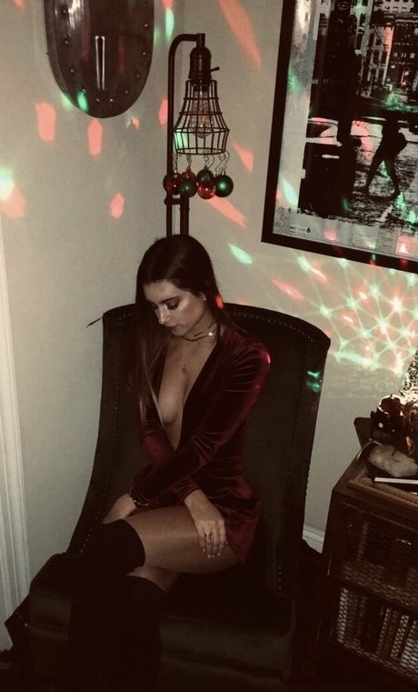 galacticgypsy28 model erotic photo