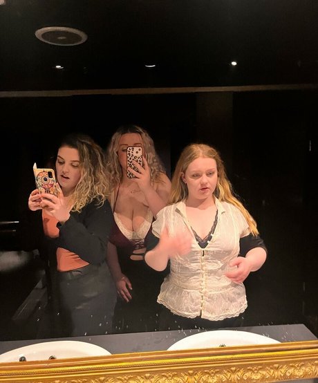 Emily J exclusive actress pic