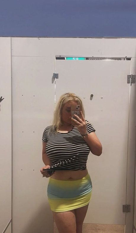 Emily J perfect actress photo