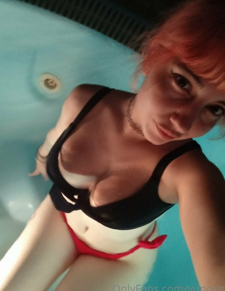 Yunosg model hot picture