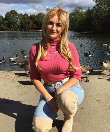 Jill Leslie_ pornstar nice picture