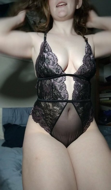 ytgirlpics model nude gallery