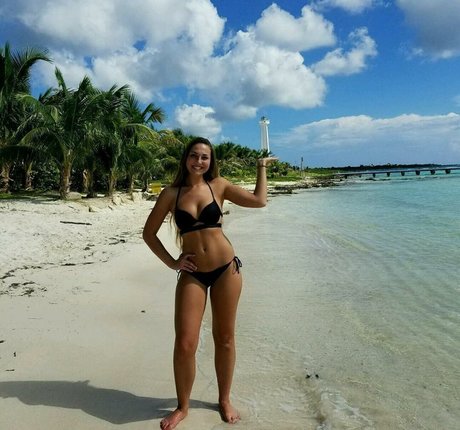 Shaylee Starr sex model photos