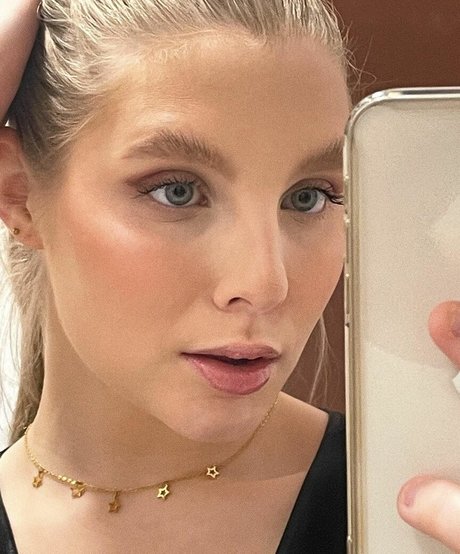 Stina actress photos