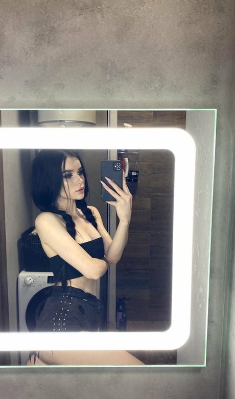 Mia Loop star perfect pic