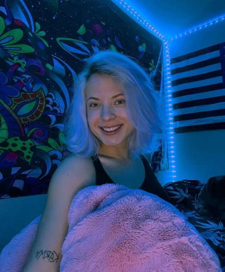 Alexamalbec erotic model photo