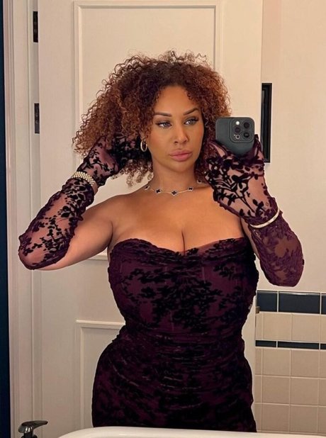 Georgina Seaman nudes actress archive