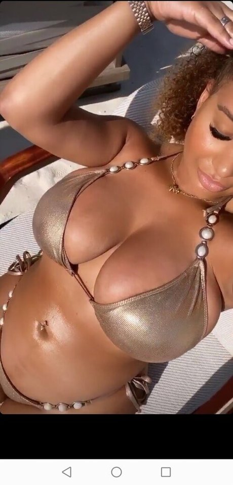 Georgina Seaman model perfect pic