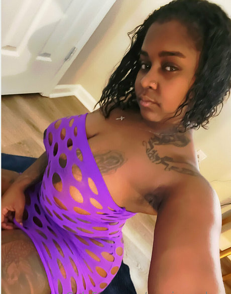 monicamalone adult model image