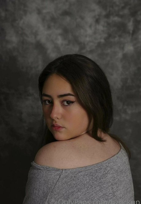 bzbckup adult star image