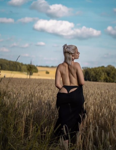 Shitboxmommy nice model img