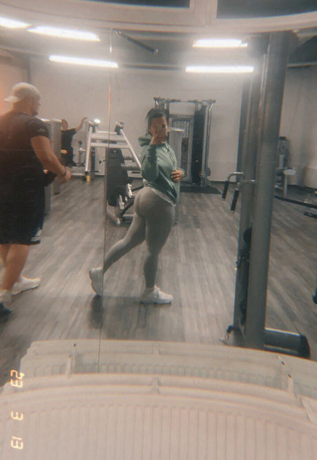 Shitboxmommy hd pornstar img