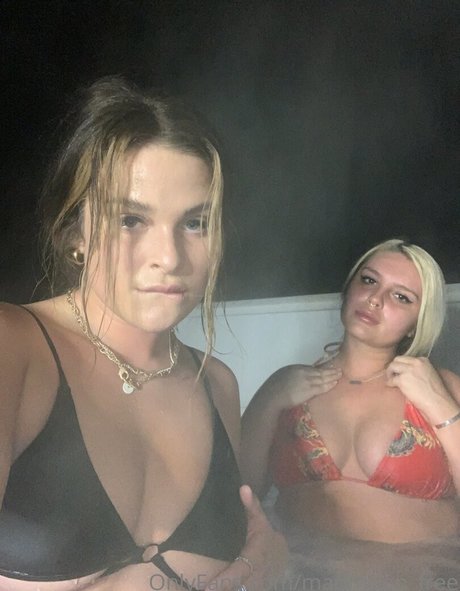 madmoon free exclusive model image