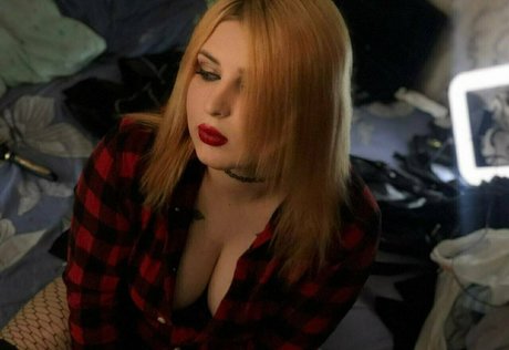 lolli popy erotic actress image