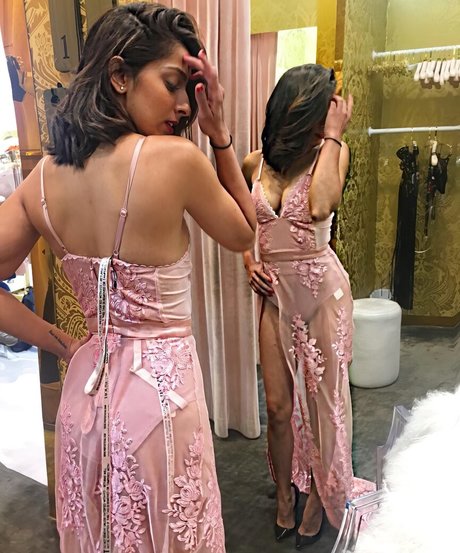 Simmi Singh xxx pornstar gallery