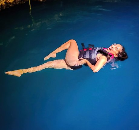 Simmi Singh model pretty galleries