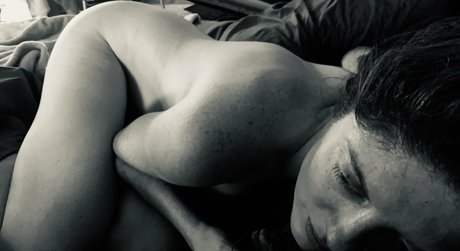 bustybrooke1 star top pictures