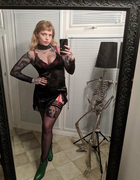 missmarilynxx pornographic model archive