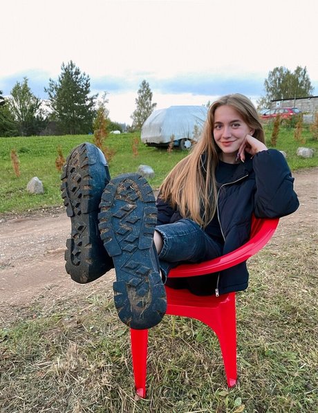 YoungGoddess pornstar hd pics