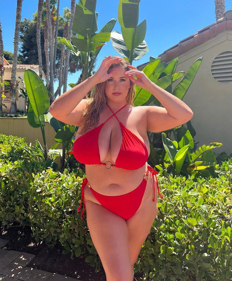 big tits brunette onlyfans erotic img