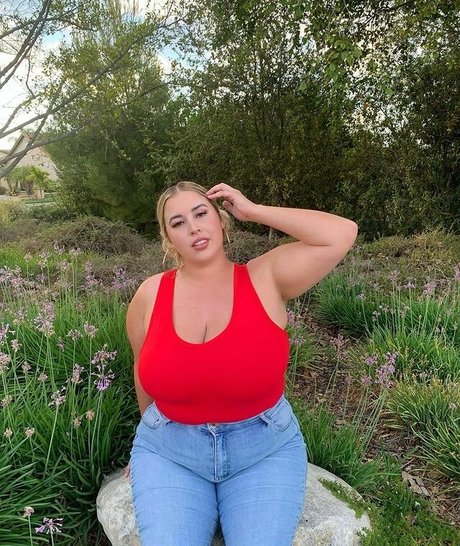 thick trans onlyfans sex image