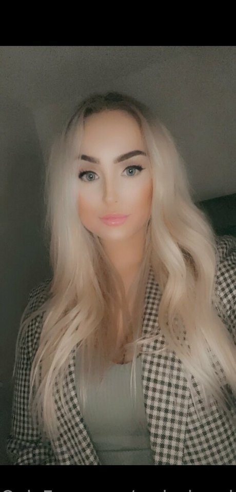 rosie brook art actress photos