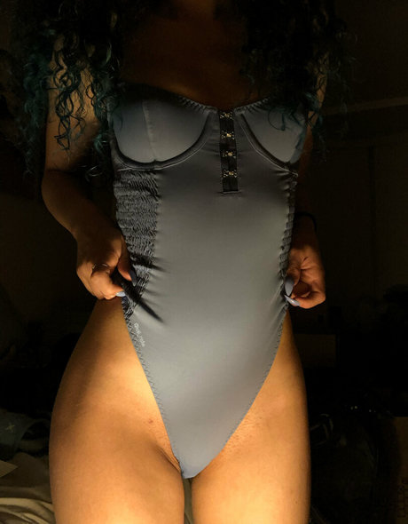 alix flux star high quality photos