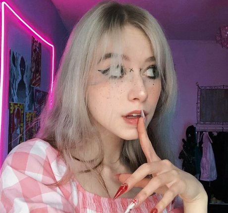 Opshi nudes model photos