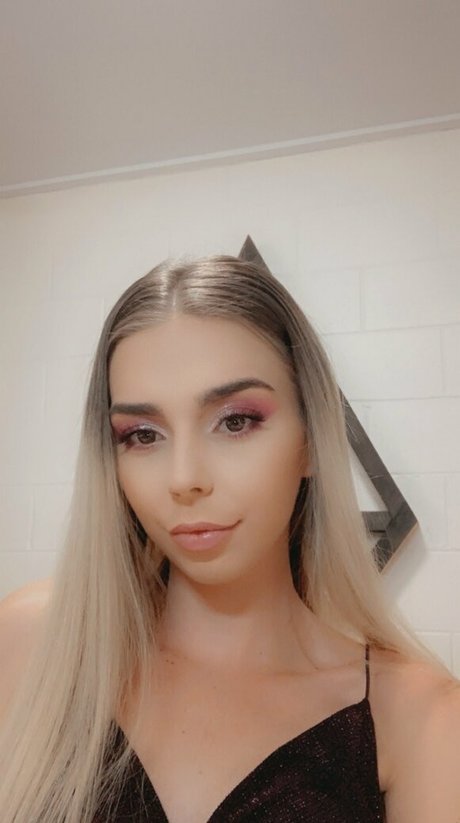 haylieejfree naked star photos