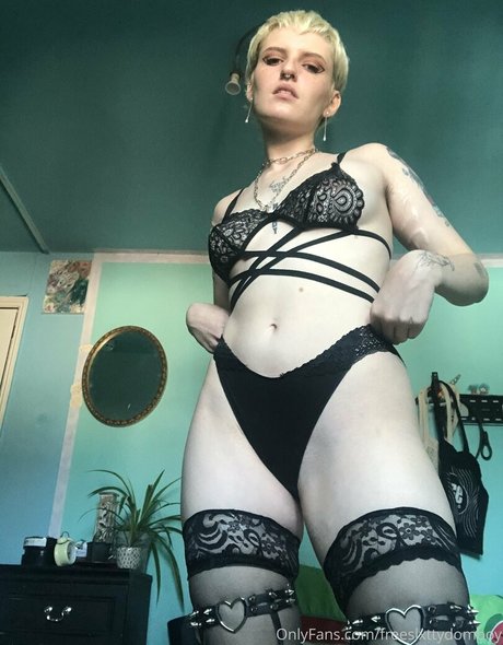 freeslxttydomboy model adult galleries