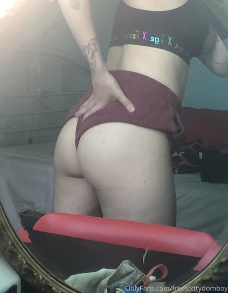 freeslxttydomboy nudes model images