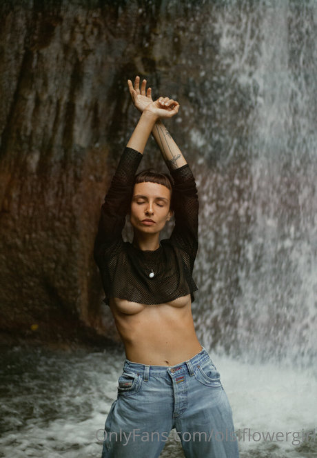 olsiflowergirl sexy model img