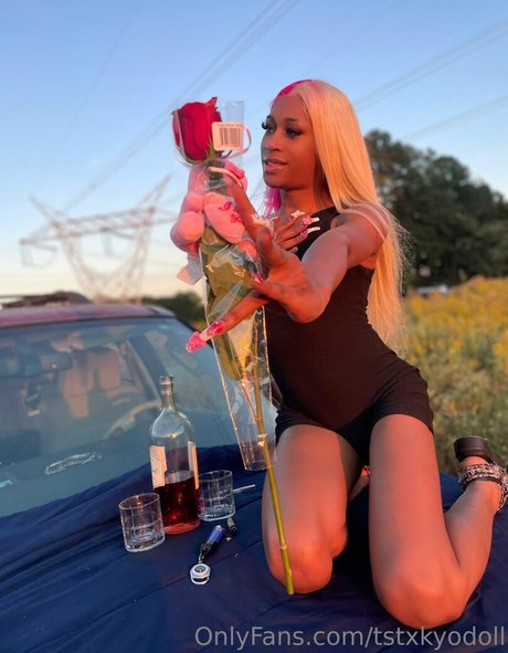 tstxkyodoll pornstar photos