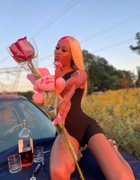 lesbian massage onlyfans art nude gallery