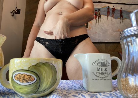 Emilyamateur model perfect photos