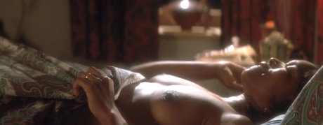 Angela Bassett hot star photo