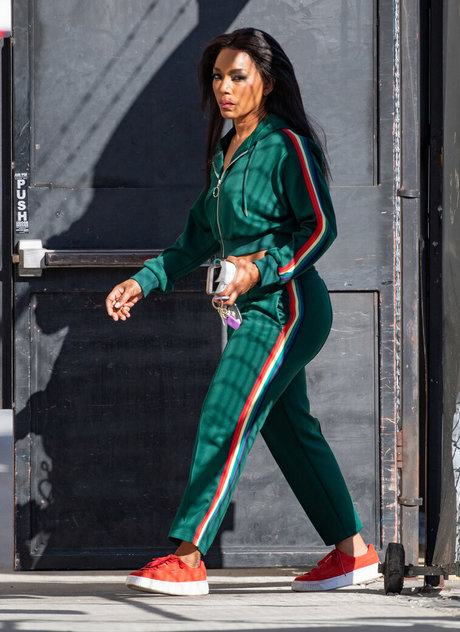 Angela Bassett hd star pics