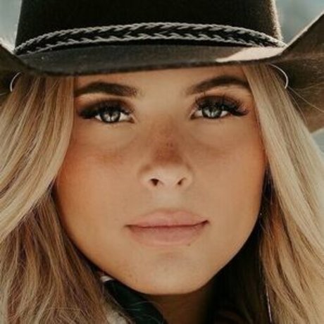 Chloe Trujillo sexy model photo