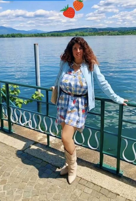 Betty LaRouge hd model galleries