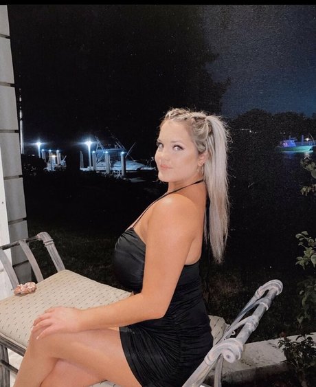 Emma Greenshields model porn img